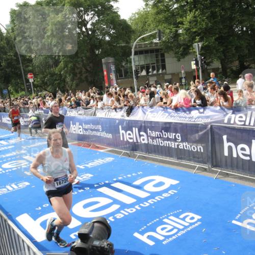29.06.2025 - hella hamburg halbmarathon Michael Strokosch http://msf.ph/oto/8537999 29.06.2025 10:34:12 Ziel  meine-sportfotos.de