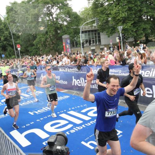 29.06.2025 - hella hamburg halbmarathon Michael Strokosch http://msf.ph/oto/8538033 29.06.2025 10:52:14 Ziel  meine-sportfotos.de