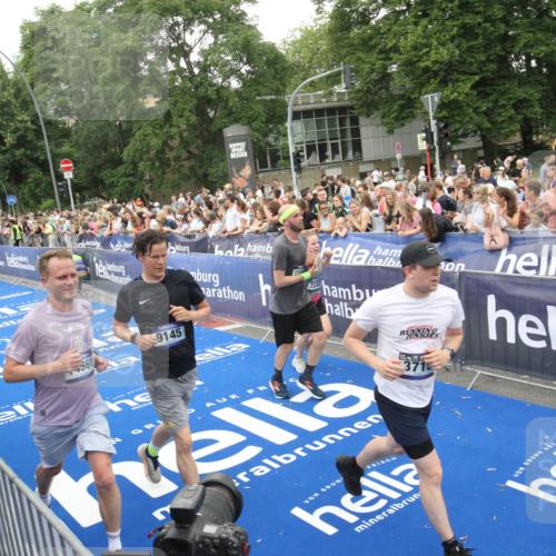 29.06.2025 - hella hamburg halbmarathon Michael Strokosch http://msf.ph/oto/8538132 29.06.2025 10:52:36 Ziel  meine-sportfotos.de