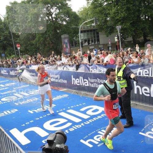29.06.2025 - hella hamburg halbmarathon Michael Strokosch http://msf.ph/oto/8538152 29.06.2025 10:35:06 Ziel  meine-sportfotos.de