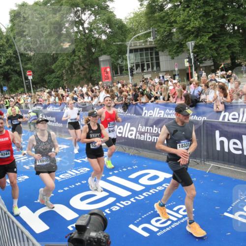 29.06.2025 - hella hamburg halbmarathon Michael Strokosch http://msf.ph/oto/8538214 29.06.2025 10:52:53 Ziel  meine-sportfotos.de