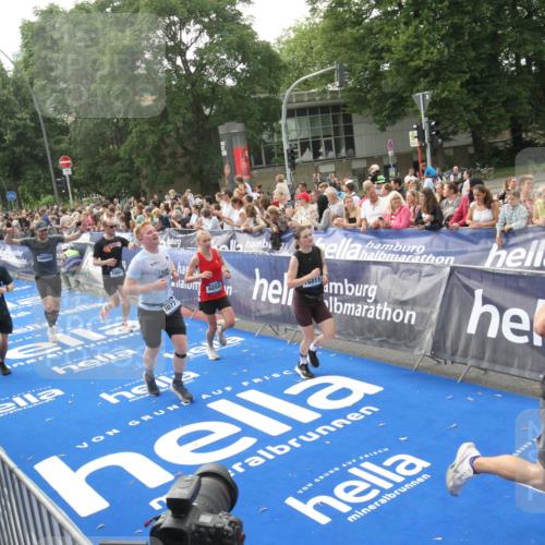 29.06.2025 - hella hamburg halbmarathon Michael Strokosch http://msf.ph/oto/8538243 29.06.2025 10:35:34 Ziel  meine-sportfotos.de