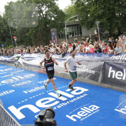 29.06.2025 - hella hamburg halbmarathon Michael Strokosch http://msf.ph/oto/8538327 29.06.2025 10:35:57 Ziel  meine-sportfotos.de