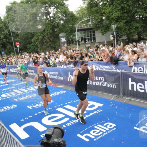 29.06.2025 - hella hamburg halbmarathon Michael Strokosch http://msf.ph/oto/8538345 29.06.2025 10:53:24 Ziel  meine-sportfotos.de