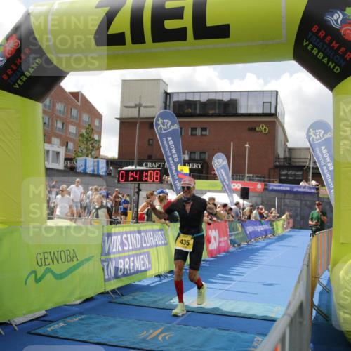 10.08.2025 - GEWOBA Citytriathlon Bremen H.Heesch http://msf.ph/oto/8538647 10.08.2025 11:44:45 Ziel 27, 435, 454 meine-sportfotos.de