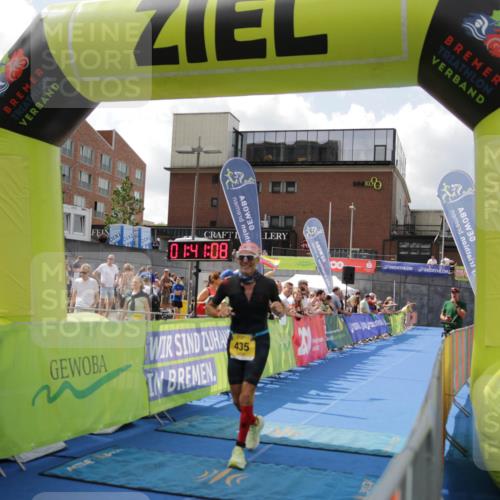 10.08.2025 - GEWOBA Citytriathlon Bremen H.Heesch http://msf.ph/oto/8538650 10.08.2025 11:44:45 Ziel 27, 435, 454 meine-sportfotos.de