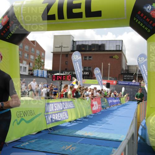 10.08.2025 - GEWOBA Citytriathlon Bremen H.Heesch http://msf.ph/oto/8538663 10.08.2025 11:44:47 Ziel 27, 435, 454 meine-sportfotos.de