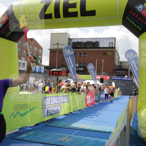 10.08.2025 - GEWOBA Citytriathlon Bremen H.Heesch http://msf.ph/oto/8538676 10.08.2025 11:45:13 Ziel 450 meine-sportfotos.de