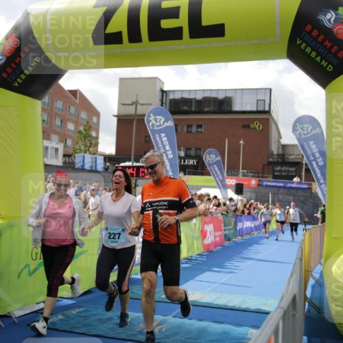 10.08.2025 - GEWOBA Citytriathlon Bremen H.Heesch http://msf.ph/oto/8538688 10.08.2025 11:45:35 Ziel 227 meine-sportfotos.de