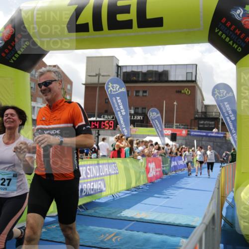 10.08.2025 - GEWOBA Citytriathlon Bremen H.Heesch http://msf.ph/oto/8538694 10.08.2025 11:45:36 Ziel 227 meine-sportfotos.de