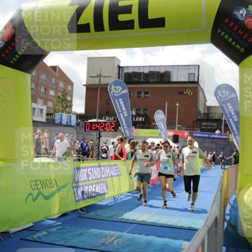 10.08.2025 - GEWOBA Citytriathlon Bremen H.Heesch http://msf.ph/oto/8538718 10.08.2025 11:45:39 Ziel 227 meine-sportfotos.de