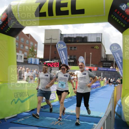 10.08.2025 - GEWOBA Citytriathlon Bremen H.Heesch http://msf.ph/oto/8538724 10.08.2025 11:45:40 Ziel 39, 227 meine-sportfotos.de