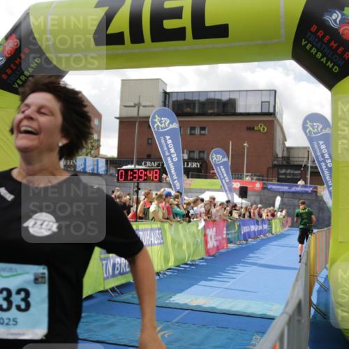 10.08.2025 - GEWOBA Citytriathlon Bremen H.Heesch http://msf.ph/oto/8538734 10.08.2025 11:43:26 Ziel 93, 233 meine-sportfotos.de