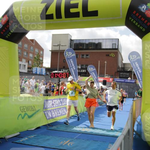 10.08.2025 - GEWOBA Citytriathlon Bremen H.Heesch http://msf.ph/oto/8538741 10.08.2025 11:43:44 Ziel 201 meine-sportfotos.de