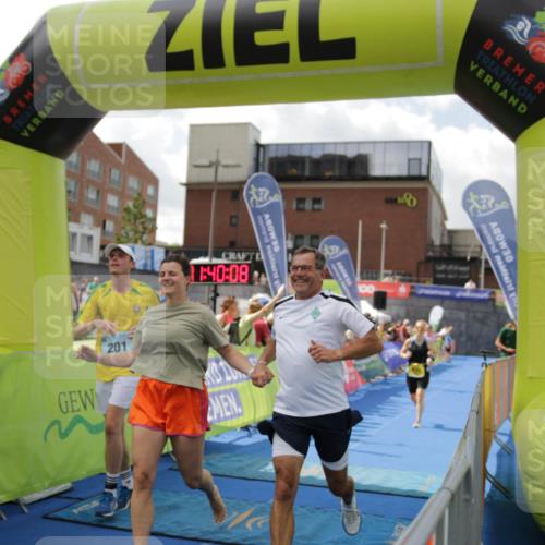 10.08.2025 - GEWOBA Citytriathlon Bremen H.Heesch http://msf.ph/oto/8538750 10.08.2025 11:43:46 Ziel 201 meine-sportfotos.de