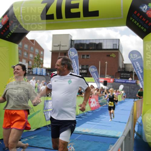 10.08.2025 - GEWOBA Citytriathlon Bremen H.Heesch http://msf.ph/oto/8538754 10.08.2025 11:43:46 Ziel 201 meine-sportfotos.de