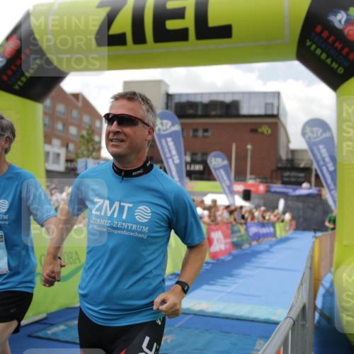 10.08.2025 - GEWOBA Citytriathlon Bremen H.Heesch http://msf.ph/oto/8538809 10.08.2025 11:44:09 Ziel 47 meine-sportfotos.de