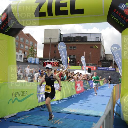 10.08.2025 - GEWOBA Citytriathlon Bremen H.Heesch http://msf.ph/oto/8538818 10.08.2025 11:44:36 Ziel 454 meine-sportfotos.de