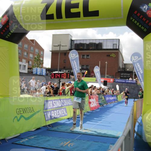 10.08.2025 - GEWOBA Citytriathlon Bremen H.Heesch http://msf.ph/oto/8538830 10.08.2025 11:44:38 Ziel 454 meine-sportfotos.de