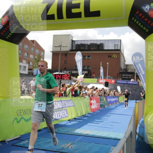 10.08.2025 - GEWOBA Citytriathlon Bremen H.Heesch http://msf.ph/oto/8538838 10.08.2025 11:44:39 Ziel 27, 454 meine-sportfotos.de