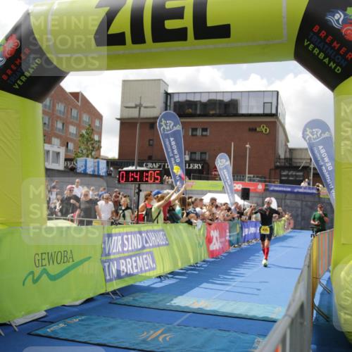 10.08.2025 - GEWOBA Citytriathlon Bremen H.Heesch http://msf.ph/oto/8538864 10.08.2025 11:44:42 Ziel 27, 454 meine-sportfotos.de