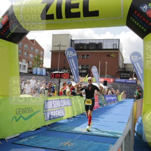 10.08.2025 - GEWOBA Citytriathlon Bremen H.Heesch http://msf.ph/oto/8538886 10.08.2025 11:44:45 Ziel 27, 435, 454 meine-sportfotos.de