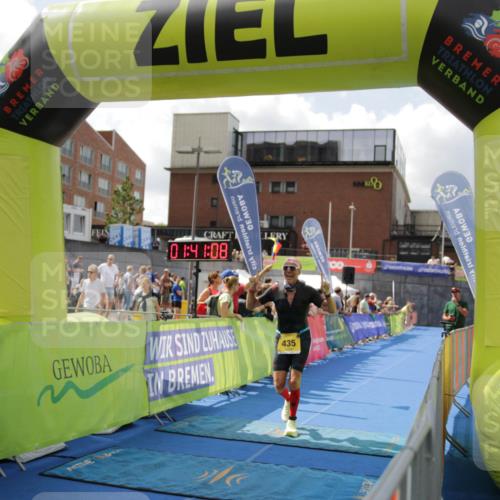 10.08.2025 - GEWOBA Citytriathlon Bremen H.Heesch http://msf.ph/oto/8538887 10.08.2025 11:44:45 Ziel 27, 435, 454 meine-sportfotos.de