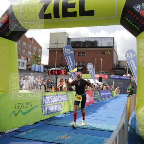 10.08.2025 - GEWOBA Citytriathlon Bremen H.Heesch http://msf.ph/oto/8538889 10.08.2025 11:44:45 Ziel 27, 435, 454 meine-sportfotos.de