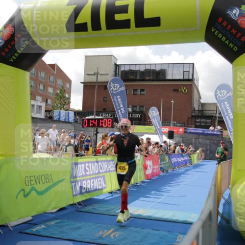 10.08.2025 - GEWOBA Citytriathlon Bremen H.Heesch http://msf.ph/oto/8538892 10.08.2025 11:44:45 Ziel 27, 435, 454 meine-sportfotos.de