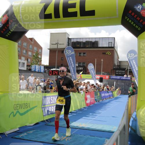 10.08.2025 - GEWOBA Citytriathlon Bremen H.Heesch http://msf.ph/oto/8538896 10.08.2025 11:44:46 Ziel 27, 435, 454 meine-sportfotos.de