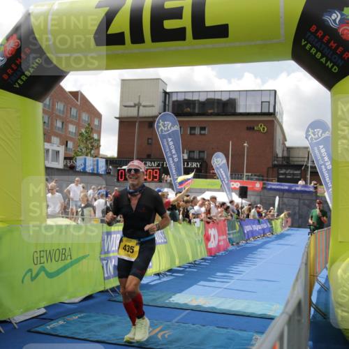 10.08.2025 - GEWOBA Citytriathlon Bremen H.Heesch http://msf.ph/oto/8538898 10.08.2025 11:44:46 Ziel 27, 435, 454 meine-sportfotos.de
