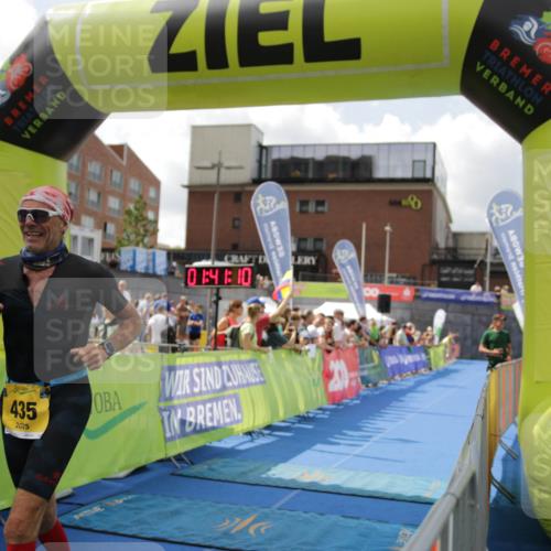 10.08.2025 - GEWOBA Citytriathlon Bremen H.Heesch http://msf.ph/oto/8538904 10.08.2025 11:44:47 Ziel 27, 435, 454 meine-sportfotos.de