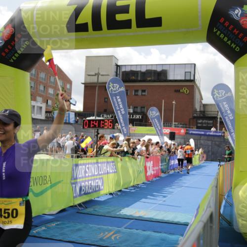 10.08.2025 - GEWOBA Citytriathlon Bremen H.Heesch http://msf.ph/oto/8538918 10.08.2025 11:45:13 Ziel 450 meine-sportfotos.de