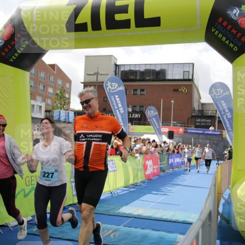 10.08.2025 - GEWOBA Citytriathlon Bremen H.Heesch http://msf.ph/oto/8538934 10.08.2025 11:45:36 Ziel 227 meine-sportfotos.de