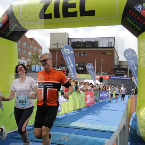 10.08.2025 - GEWOBA Citytriathlon Bremen H.Heesch http://msf.ph/oto/8538935 10.08.2025 11:45:36 Ziel 227 meine-sportfotos.de