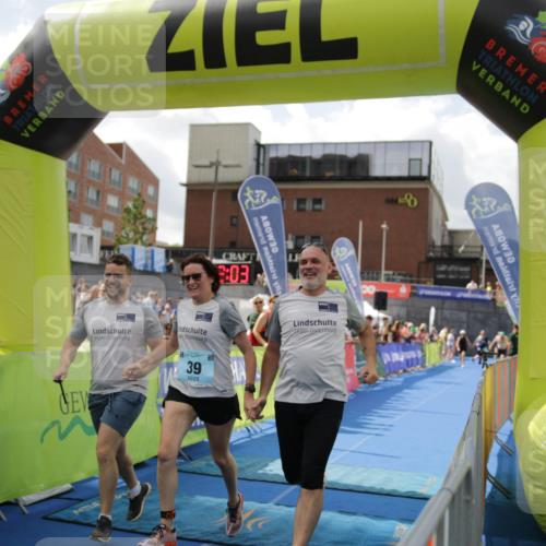 10.08.2025 - GEWOBA Citytriathlon Bremen H.Heesch http://msf.ph/oto/8538968 10.08.2025 11:45:40 Ziel 39, 227 meine-sportfotos.de