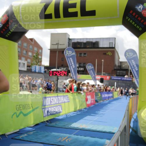 10.08.2025 - GEWOBA Citytriathlon Bremen H.Heesch http://msf.ph/oto/8538974 10.08.2025 11:45:41 Ziel 39, 221, 227 meine-sportfotos.de