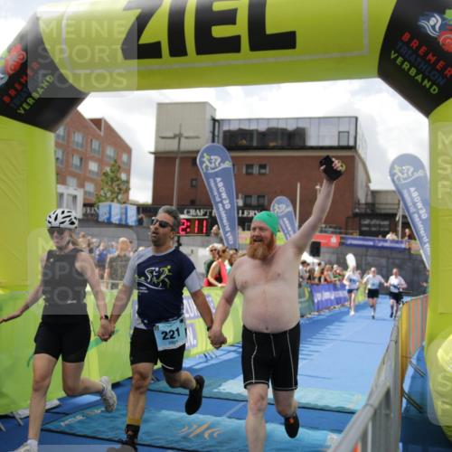 10.08.2025 - GEWOBA Citytriathlon Bremen H.Heesch http://msf.ph/oto/8538987 10.08.2025 11:45:48 Ziel 39, 221 meine-sportfotos.de