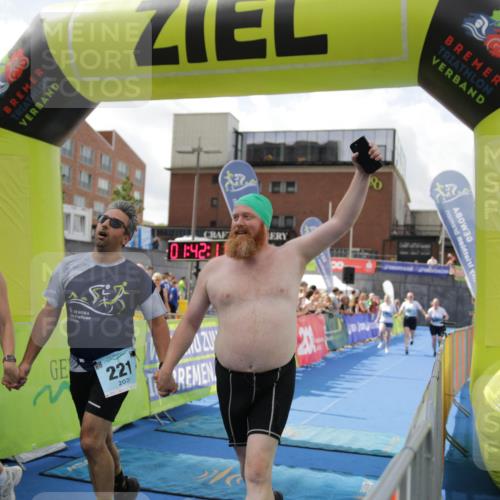 10.08.2025 - GEWOBA Citytriathlon Bremen H.Heesch http://msf.ph/oto/8538988 10.08.2025 11:45:48 Ziel 39, 221 meine-sportfotos.de