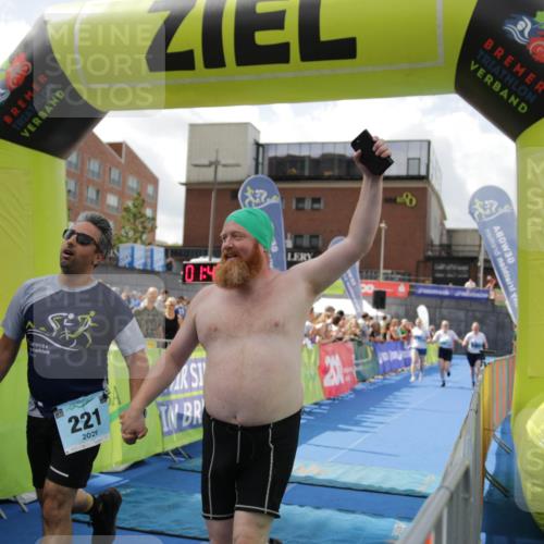 10.08.2025 - GEWOBA Citytriathlon Bremen H.Heesch http://msf.ph/oto/8538989 10.08.2025 11:45:48 Ziel 39, 221 meine-sportfotos.de