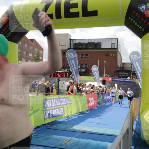 10.08.2025 - GEWOBA Citytriathlon Bremen H.Heesch http://msf.ph/oto/8538993 10.08.2025 11:45:48 Ziel 39, 221 meine-sportfotos.de