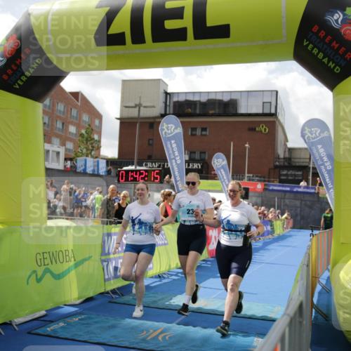 10.08.2025 - GEWOBA Citytriathlon Bremen H.Heesch http://msf.ph/oto/8539019 10.08.2025 11:45:52 Ziel 23, 39, 221 meine-sportfotos.de