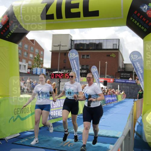 10.08.2025 - GEWOBA Citytriathlon Bremen H.Heesch http://msf.ph/oto/8539021 10.08.2025 11:45:52 Ziel 23, 39, 221 meine-sportfotos.de