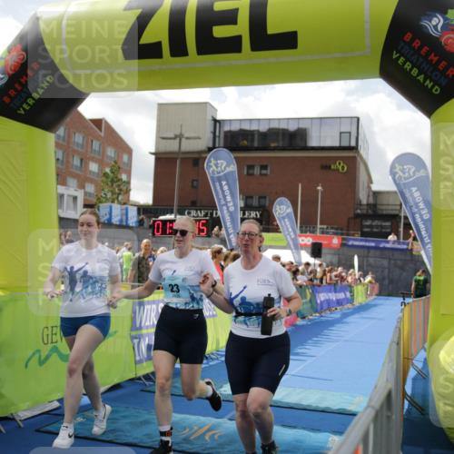 10.08.2025 - GEWOBA Citytriathlon Bremen H.Heesch http://msf.ph/oto/8539023 10.08.2025 11:45:52 Ziel 23, 39, 221 meine-sportfotos.de