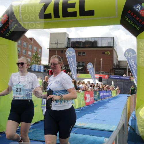 10.08.2025 - GEWOBA Citytriathlon Bremen H.Heesch http://msf.ph/oto/8539028 10.08.2025 11:45:53 Ziel 23, 39, 221 meine-sportfotos.de