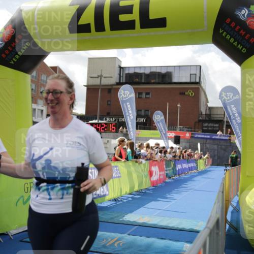 10.08.2025 - GEWOBA Citytriathlon Bremen H.Heesch http://msf.ph/oto/8539030 10.08.2025 11:45:53 Ziel 23, 39, 221 meine-sportfotos.de