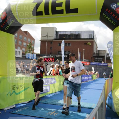 10.08.2025 - GEWOBA Citytriathlon Bremen H.Heesch http://msf.ph/oto/8539040 10.08.2025 11:46:20 Ziel 193 meine-sportfotos.de