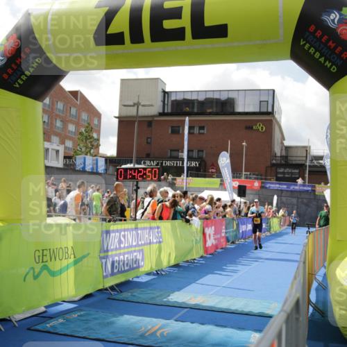 10.08.2025 - GEWOBA Citytriathlon Bremen H.Heesch http://msf.ph/oto/8539071 10.08.2025 11:46:27 Ziel 193 meine-sportfotos.de