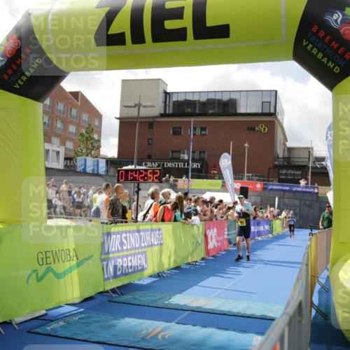10.08.2025 - GEWOBA Citytriathlon Bremen H.Heesch http://msf.ph/oto/8539076 10.08.2025 11:46:29 Ziel 193 meine-sportfotos.de