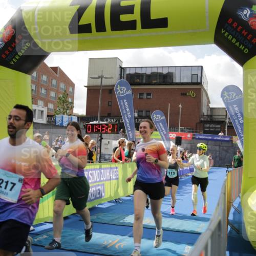 10.08.2025 - GEWOBA Citytriathlon Bremen H.Heesch http://msf.ph/oto/8539138 10.08.2025 11:46:58 Ziel 73, 113, 217 meine-sportfotos.de